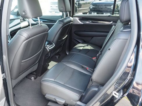 Used 2020 Cadillac XT6 Premium Luxury FWD image 16