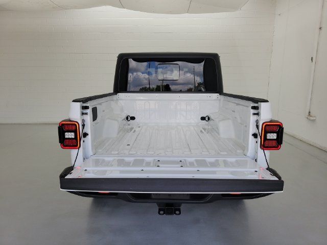Used 2026 Jeep Gladiator Mojave AWD/4WD image 9