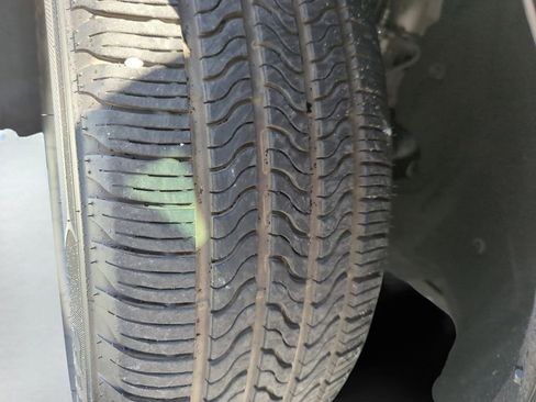 Used 2024 Chrysler Voyager LX image 47