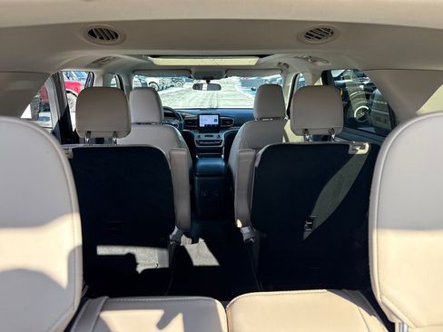 Used 2023 Ford Explorer XLT w/ Equipment Group 202A image 21