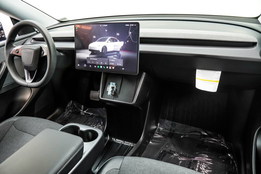 Used 2026 Tesla Model Y 2WD image 22
