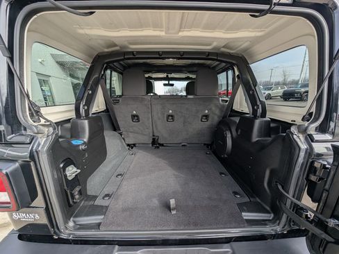 Used 2023 Jeep Wrangler Sahara image 12
