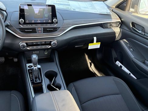 New 2026 Nissan Altima 2.5 SV FWD image 11