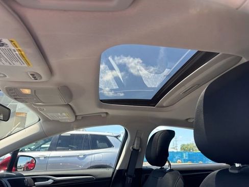 Used 2014 Ford Fusion SE FWD image 25