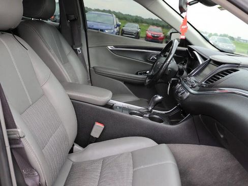 Used 2017 Chevrolet Impala LT FWD image 15