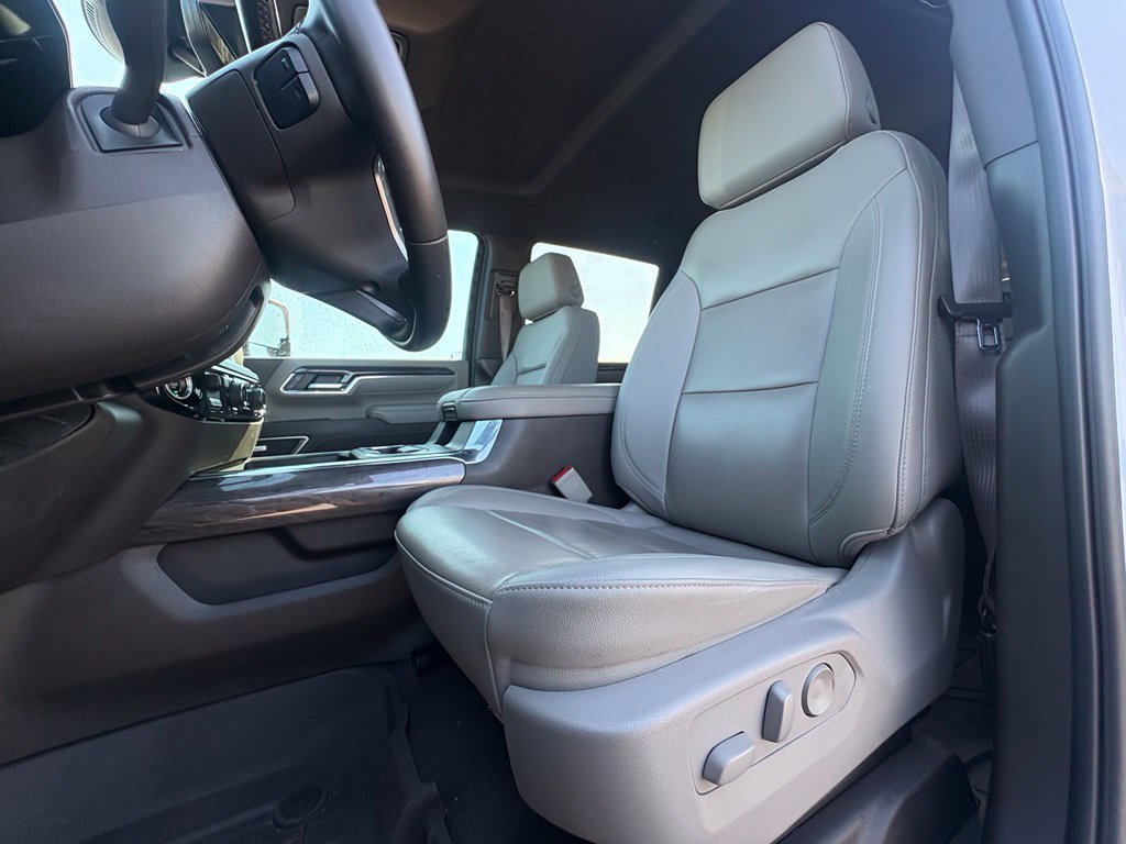 Used 2024 Chevrolet Silverado 2500 LTZ w/ LTZ Premium Package AWD/4WD image 12
