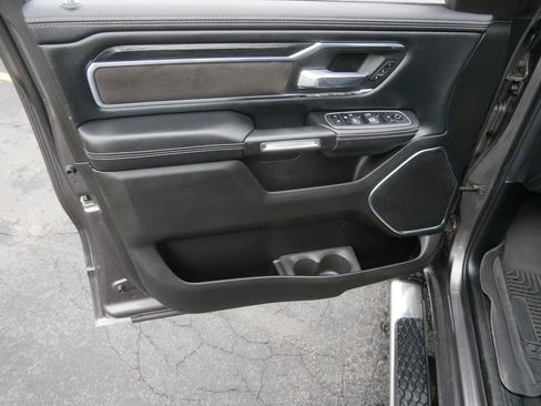 Used 2024 RAM 1500 Laramie AWD/4WD image 15