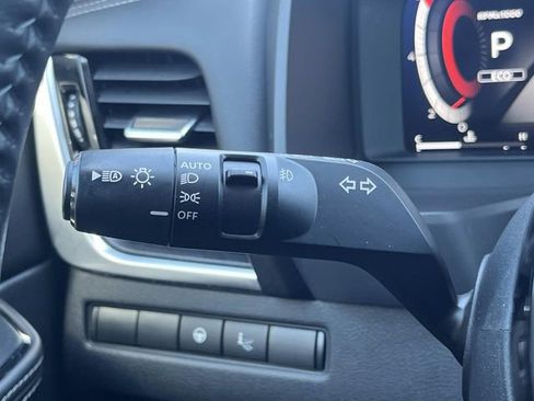 Used 2022 Nissan Rogue Platinum w/ Head-Up Display Package FWD image 32