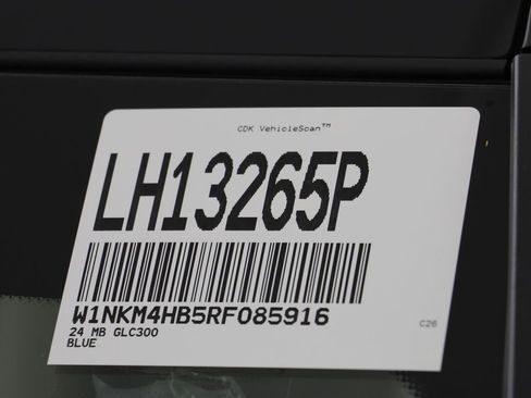 Used 2024 Mercedes-Benz GLC 300 4MATIC image 26