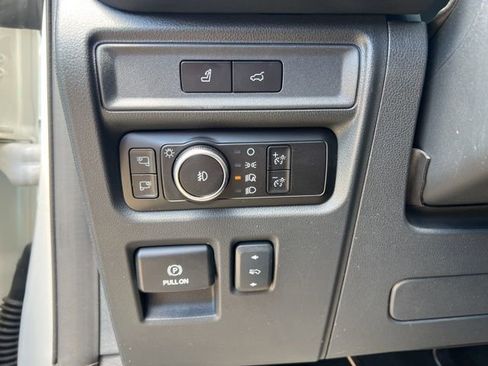 Used 2024 Ford Expedition Platinum AWD/4WD image 14