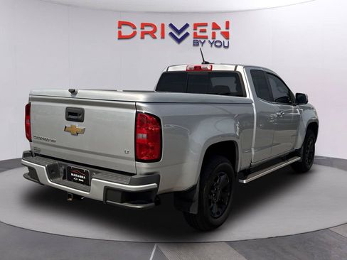Used 2018 Chevrolet Colorado LT w/ LT Convenience Package RWD image 4