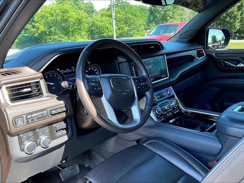 Used 2021 GMC Yukon Denali w/ Denali Premium Package AWD/4WD image 13