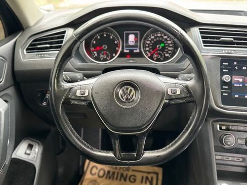 Used 2018 Volkswagen Tiguan SEL FWD image 22