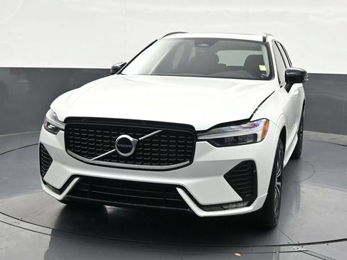 Certified 2024 Volvo XC60 B5 Core w/ Protection Package Premier AWD/4WD image 9