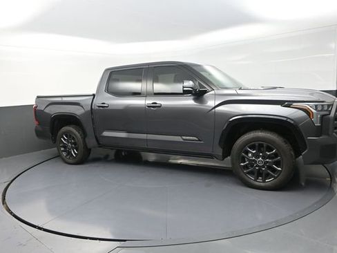 Used 2024 Toyota Tundra Platinum AWD/4WD image 30
