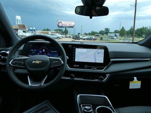 New 2027 Chevrolet Equinox LT FWD image 14
