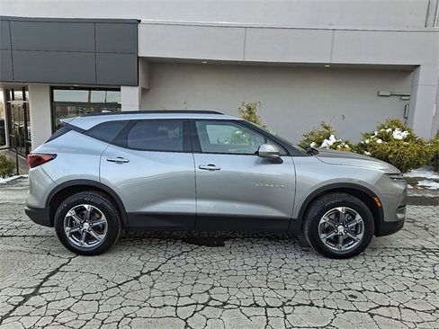 Used 2025 Chevrolet Blazer LT w/ Convenience Package image 7