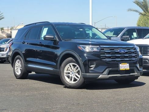 New 2026 Ford Explorer Active RWD image 1