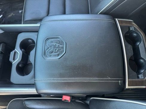 Used 2022 RAM 1500 Laramie AWD/4WD image 15