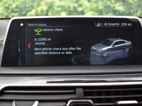 Used 2018 BMW M760i xDrive AWD/4WD image 16
