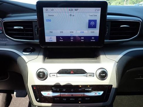 Used 2023 Ford Explorer XLT w/ Equipment Group 202A AWD/4WD image 29