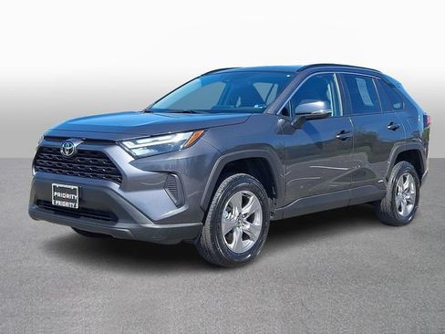 Used 2025 Toyota RAV4 XLE AWD/4WD image 1