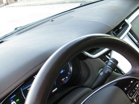 Used 2016 Cadillac XTS Premium image 22