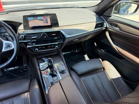 Used 2020 BMW M550i xDrive w/ Dynamic Handling Package AWD/4WD image 29