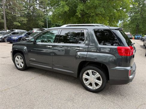 Used 2017 GMC Terrain SLT w/ Driver Alert Package I FWD image 9