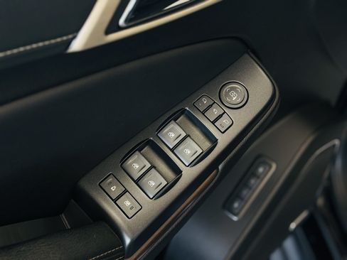 Used 2019 GMC Yukon Denali w/ Open Road Package AWD/4WD image 36