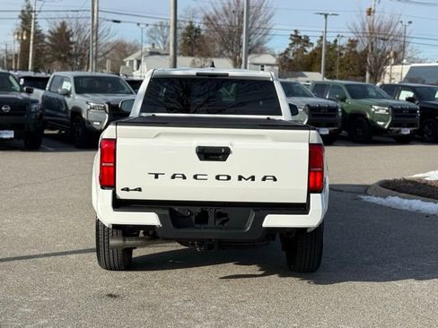 Used 2025 Toyota Tacoma SR5 image 6