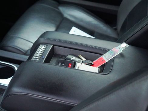 Used 2020 Toyota Tundra Limited image 26