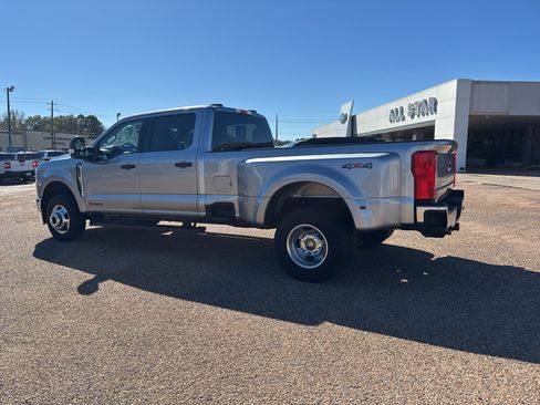 Used 2024 Ford F350 XLT image 3