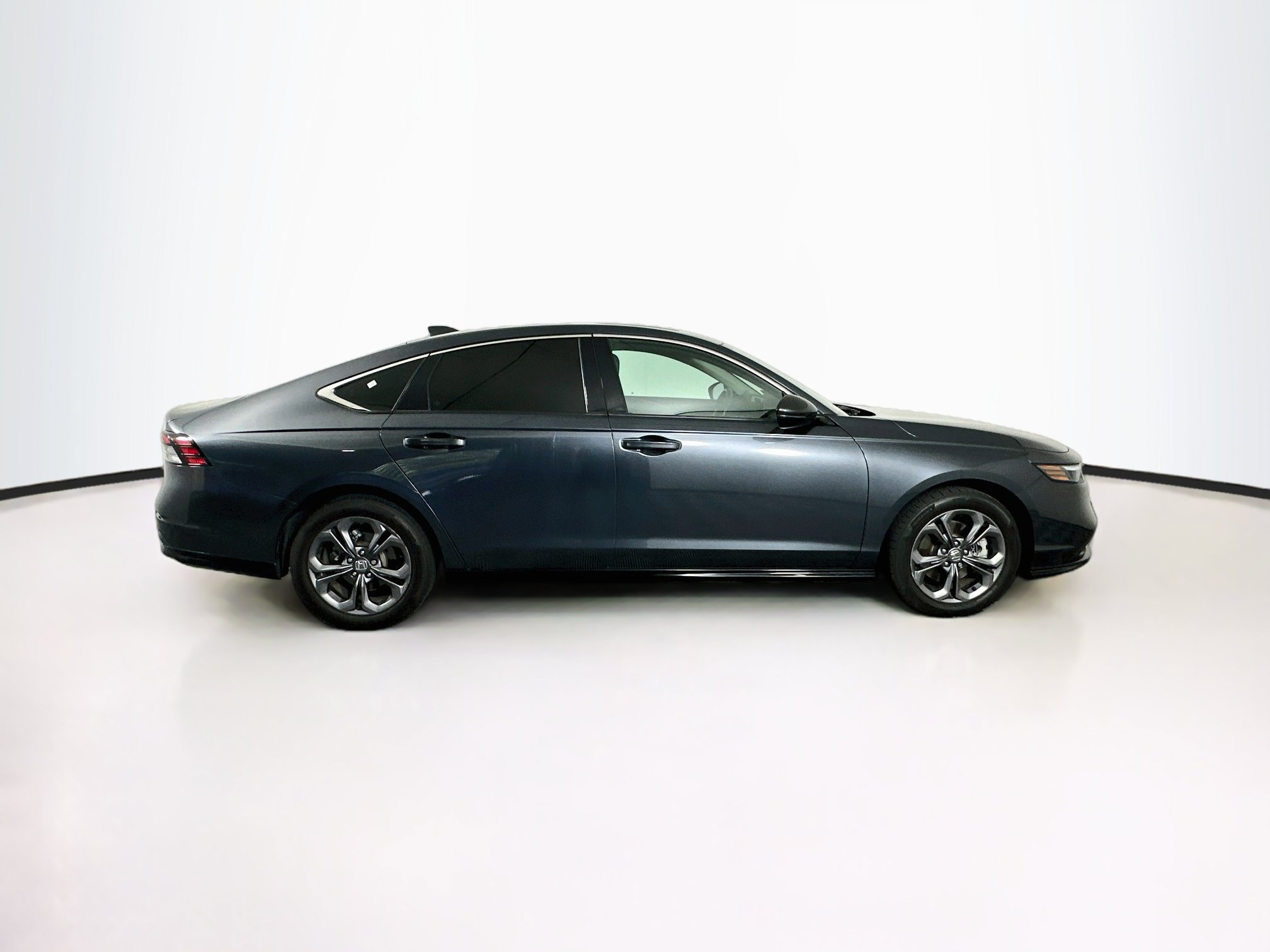 Used 2024 Honda Accord EX-L image 10