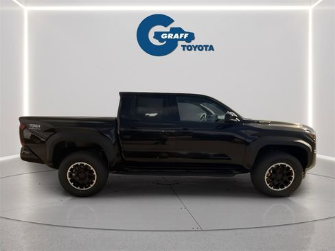New 2025 Toyota Tacoma TRD Off-Road image 4