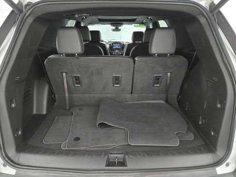 Used 2022 Chevrolet Traverse LT w/ LT Premium Package image 15