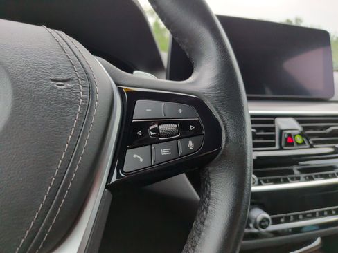 Used 2023 BMW 530e w/ Premium Package image 23