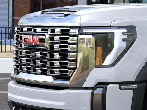 New 2026 GMC Sierra 3500 Denali w/ Denali Reserve Package image 13