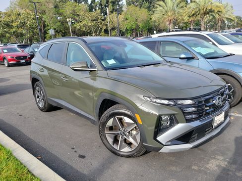 Used 2025 Hyundai Tucson SEL FWD image 2