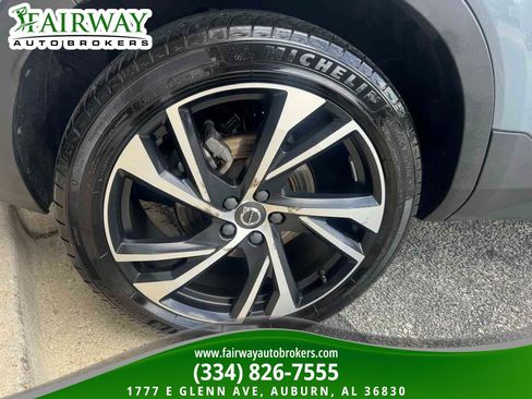 Used 2020 Volvo XC40 T5 R-Design AWD/4WD image 34