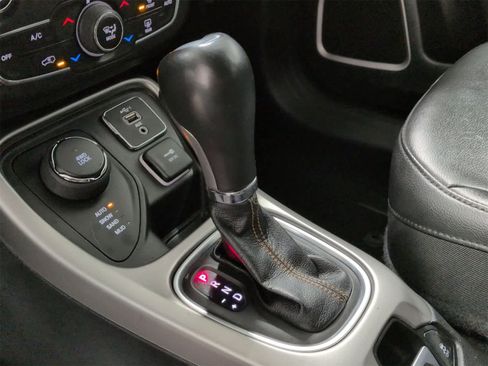 Certified 2021 Jeep Compass Latitude w/ Convenience Group image 31