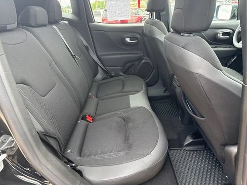 Used 2023 Jeep Renegade Altitude w/ Sun/Sound Group AWD/4WD image 33