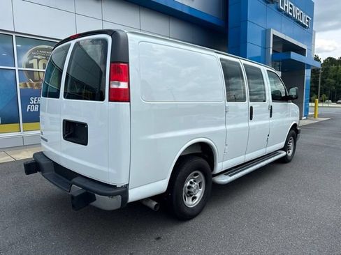 Used 2025 Chevrolet Express 2500 w/ Driver Convenience Package RWD image 6