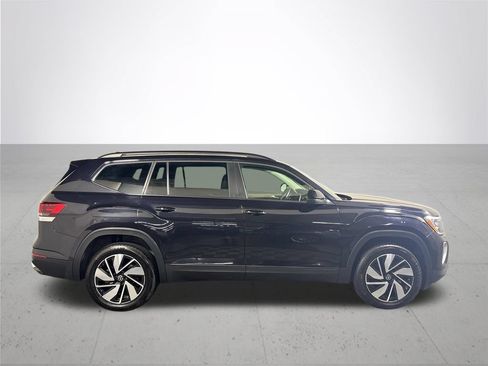 Used 2024 Volkswagen Atlas SE AWD/4WD image 5