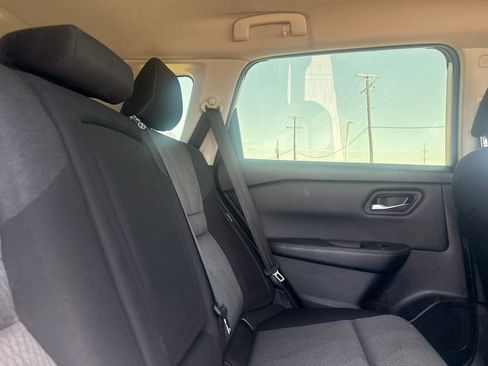 Certified 2025 Nissan Rogue SV FWD image 30