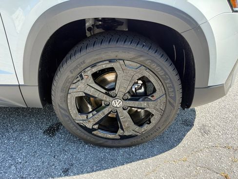Certified 2025 Volkswagen Taos SEL w/ Black Wheel Plus Package image 24