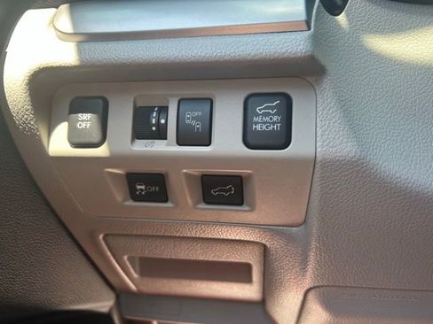 Used 2018 Subaru Forester 2.5i Premium AWD/4WD image 22