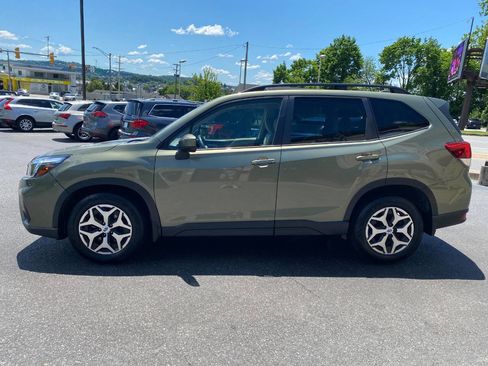 Used 2020 Subaru Forester Premium AWD/4WD image 6