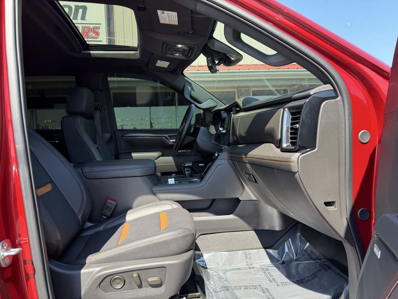 Used 2025 GMC Sierra 1500 AT4 w/ AT4 Premium Package AWD/4WD image 28