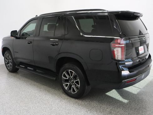 Used 2022 Chevrolet Tahoe Z71 w/ Luxury Package AWD/4WD image 9